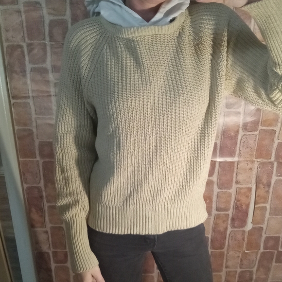 Pre-Owned Hooded Sweater * Wear pics for reference * - Picture 4 of 4